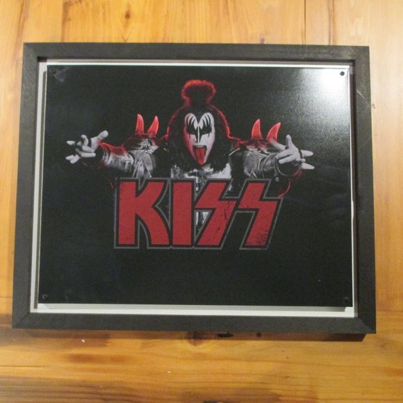 Conversational Decor: KISS Wall Hanging Decor: